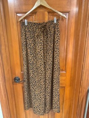 Leopard Print pants in Animal print